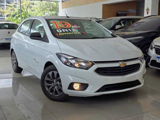 CHEVROLET ONIX 1.4 MPFI ADVANTAGE 8V FLEX 4P AUTOMÁTICO